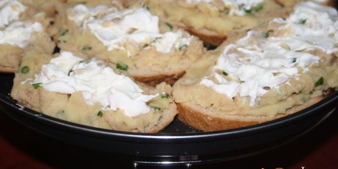 Рецепт картофельных бутербродов с тунцом к завтраку