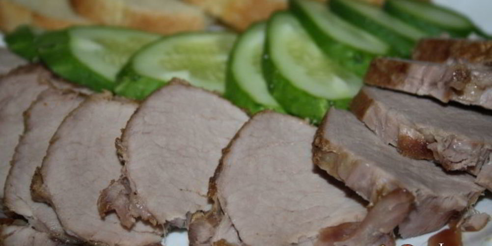 Как приготовить свиную вырезку для бутербродов в чесночно-имбирно-соевом маринаде