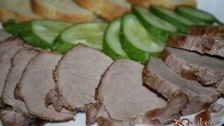 Рецепт Свиной вырезки для бутербродов в чесночно-имбирно-соевом маринаде