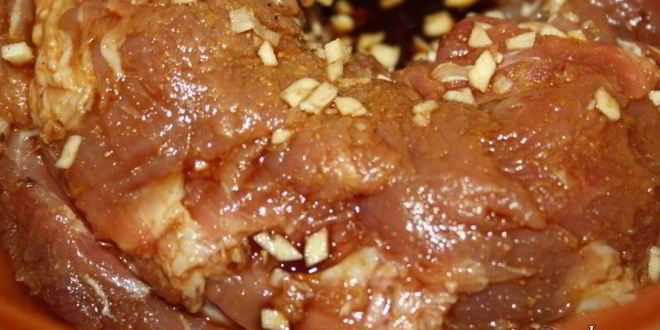 Рецепт свиной вырезки для бутербродов в чесночно-имбирно-соевом маринаде