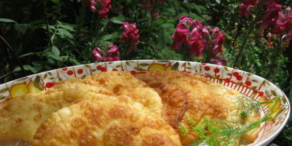 Как приготовить чебуреки с картофелем и сыром