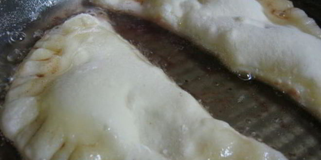 Рецепт чебуреков с картофелем и сыром