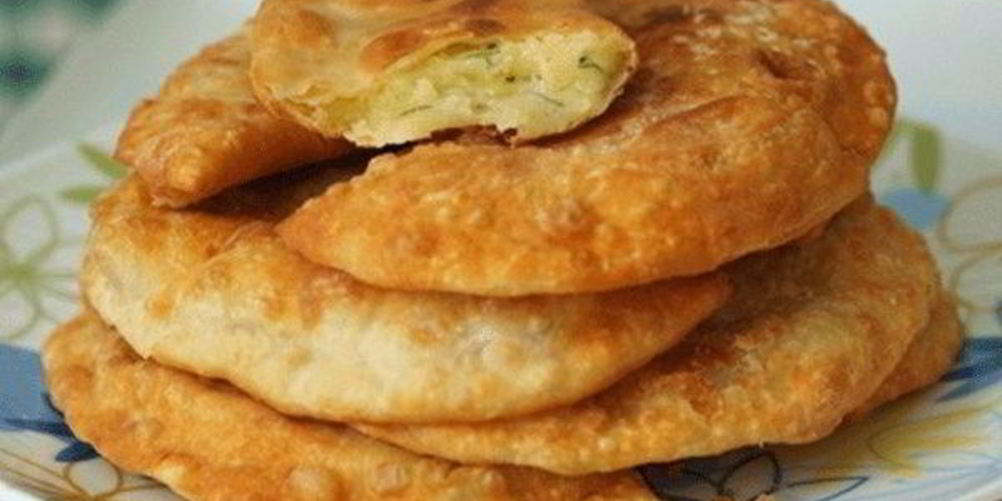Как приготовить чебуреки с картошкой и сыром