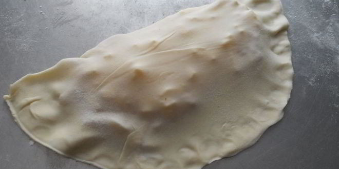 Рецепт чебуреков с куриным фаршем и сыром