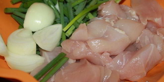 Рецепт чебуреков с курицей и кислым яблоком на кефире