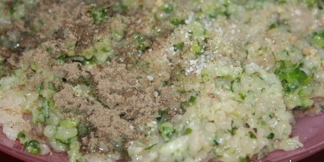 Рецепт чебуреков с курицей и кислым яблоком на кефире