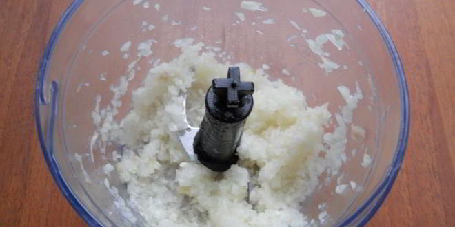 Рецепт хрустящих чебуреков со смешанным фаршем