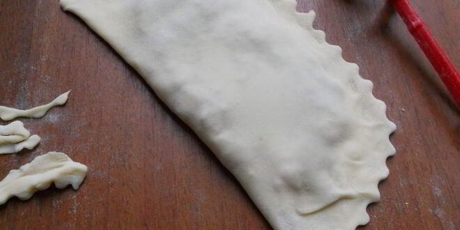 Рецепт хрустящих чебуреков со смешанным фаршем