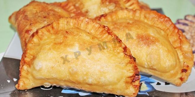 Рецепт крымских чебуреков из слоеного теста