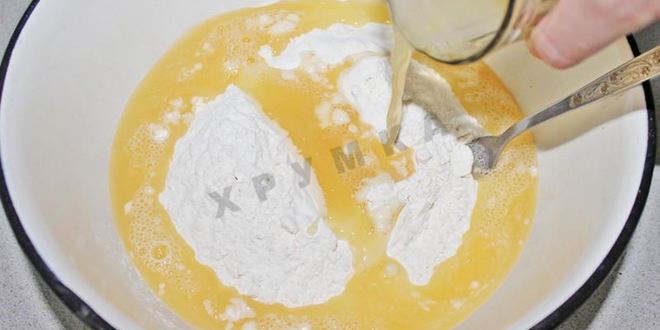 Рецепт крымских чебуреков из слоеного теста