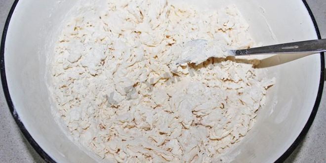 Рецепт крымских чебуреков из слоеного теста