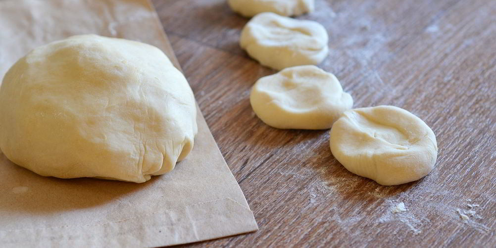 Как приготовить тесто для чебуреков