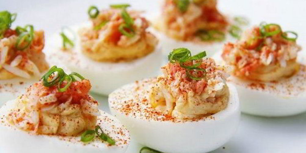 Как приготовить фаршированные пряные яйца на закуску