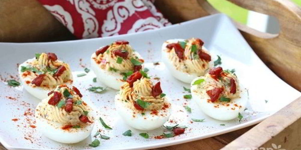 Как приготовить фаршированные яйца по-испански