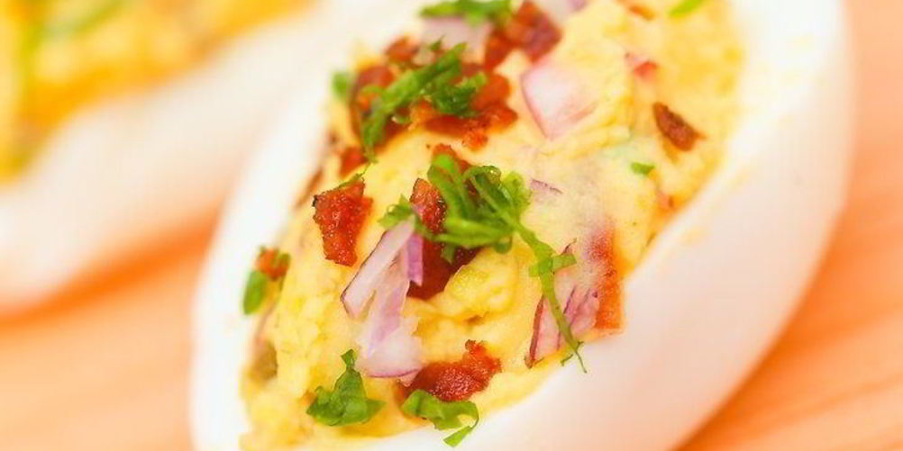 Как приготовить фаршированные яйца с авокадо