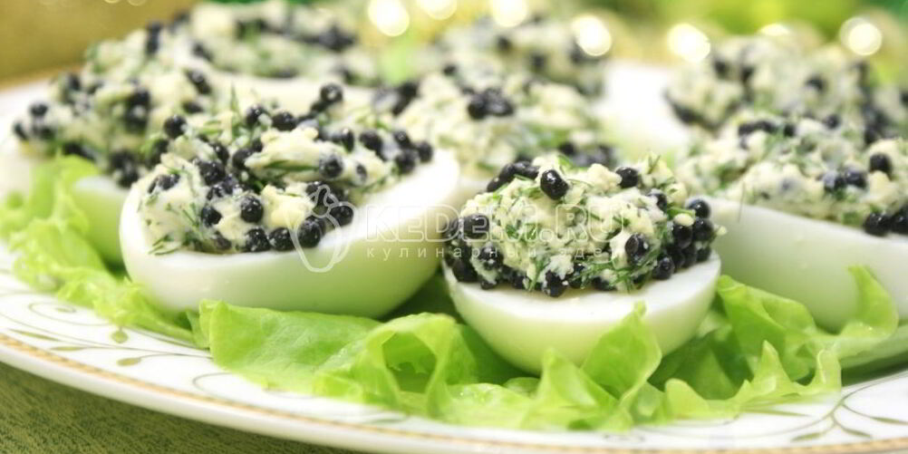 Как приготовить фаршированные яйца с икорно-горчичной начинкой