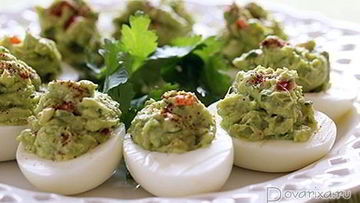 Рецепт Яиц, фаршированных гуакамоле с беконом
