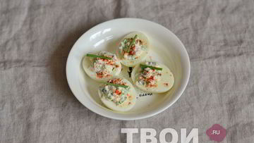 Рецепт Яиц, фаршированных крабовым салатом