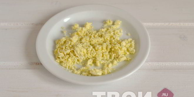 Рецепт яиц, фаршированных крабовым салатом