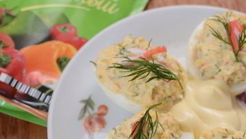Рецепт Яиц, фаршированных крабовыми палочками с майонезом