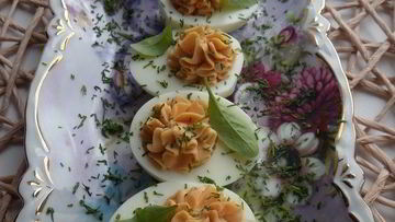 Рецепт Яиц, фаршированных крабовыми палочками