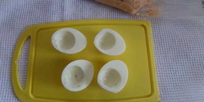 Рецепт яиц, фаршированных крабовыми палочками