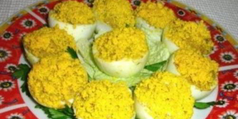 Как приготовить яйца фаршированные паштетом со сметаной и орехами