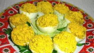 Рецепт Яиц фаршированных паштетом со сметаной и орехами