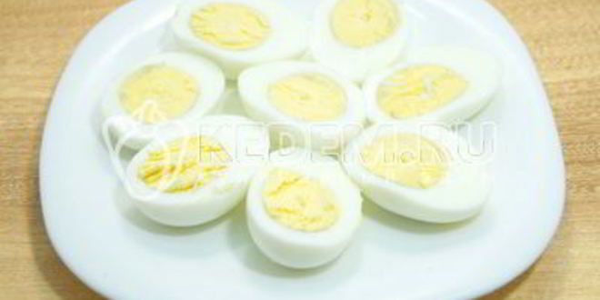 Рецепт яиц, фаршированных свеклой и орехами