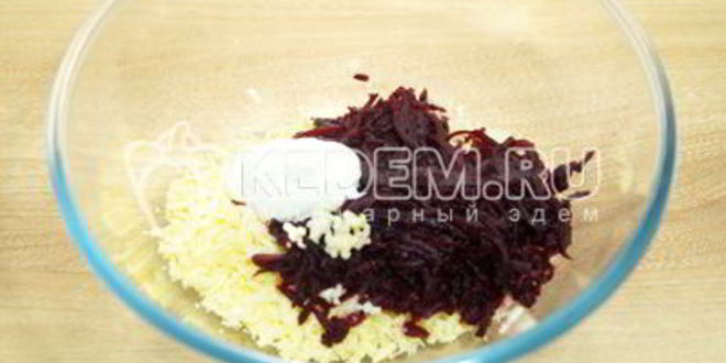 Рецепт яиц, фаршированных свеклой и орехами