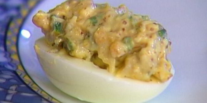 Рецепт яиц, фаршированных сыром, каперсами и шнитт-луком