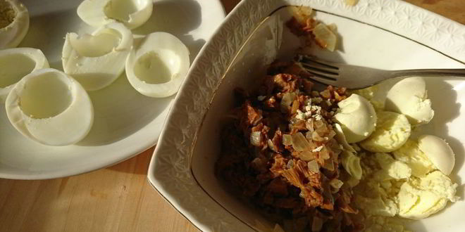 Рецепт яиц, фаршированных жареными лисичками