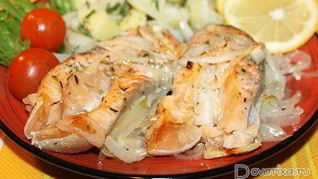 Рецепт Форели, запеченной с маринованным луком