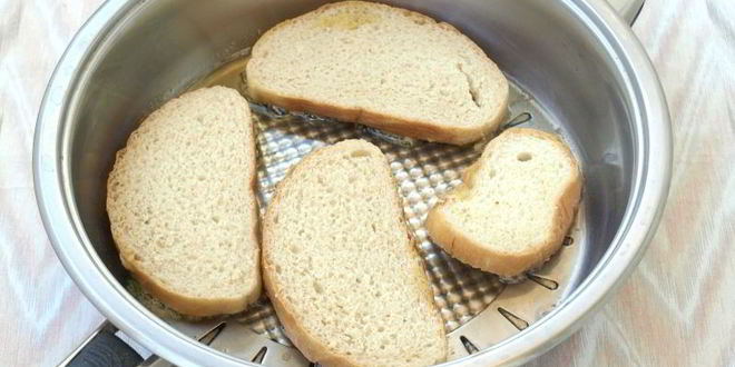 Рецепт гренков к пиву с колбасой