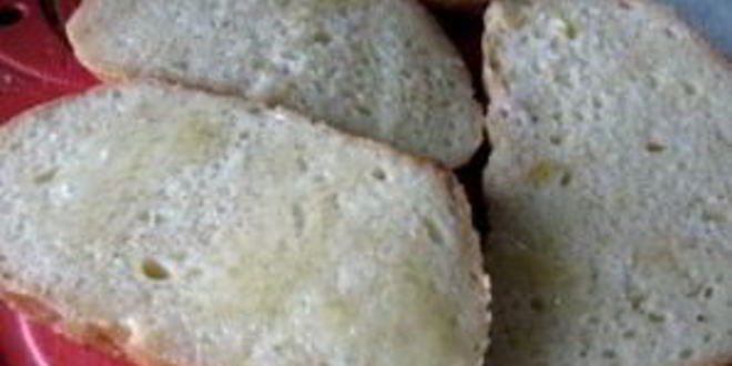 Рецепт гренков с колбасой и сыром