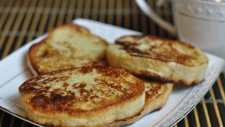 Рецепт Гренков с молоком и яйцами