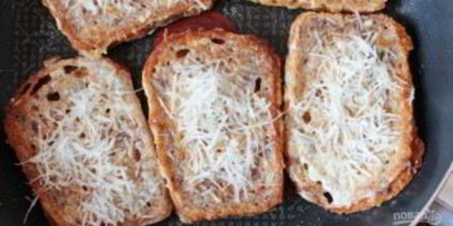 Рецепт гренков с помидорами и сыром к завтраку