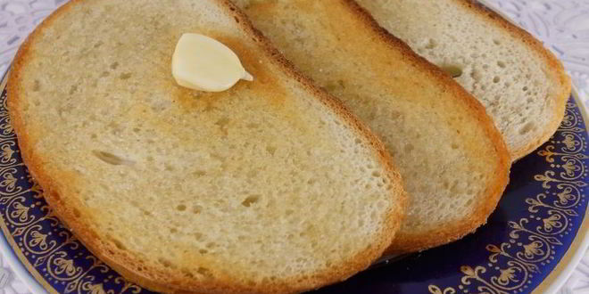 Рецепт гренков с помидорами, оливками и фетой