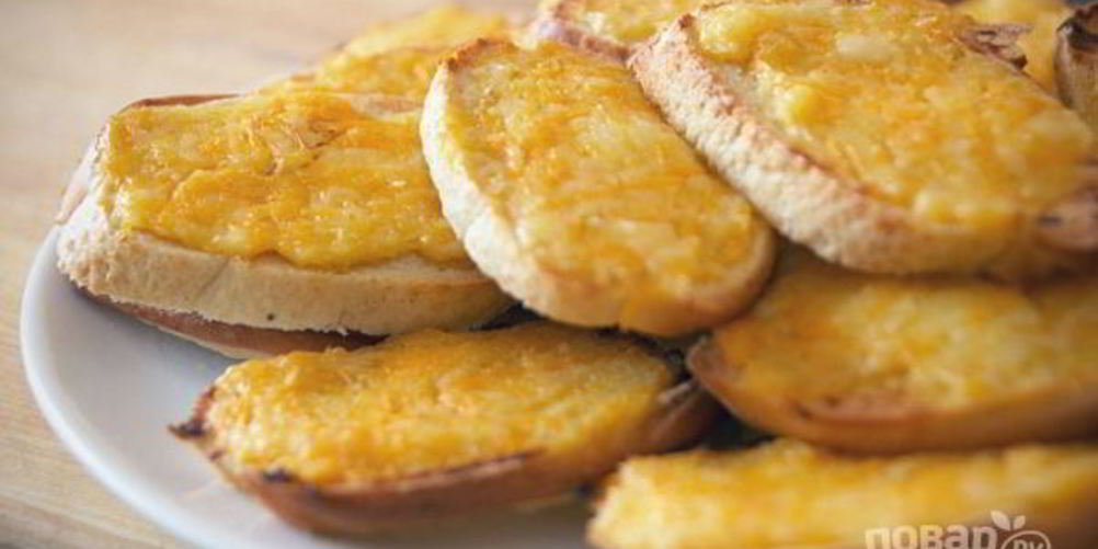 Как приготовить гренки с сыром и яйцом в духовке