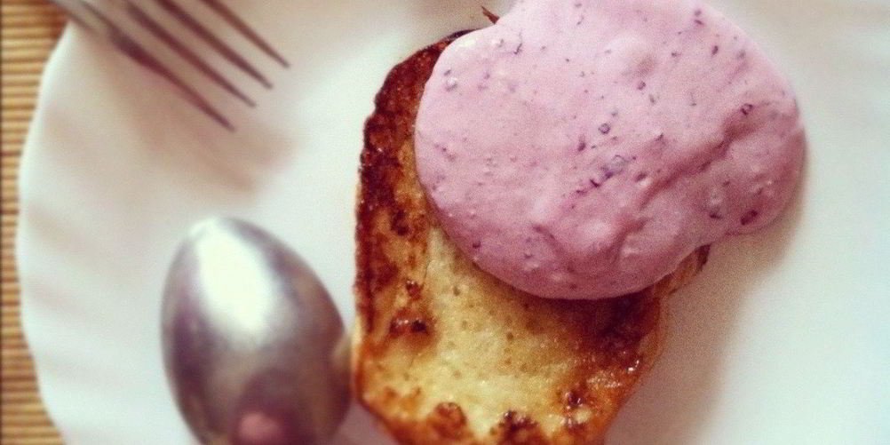 Как приготовить гренки с творожно-ягодным соусом