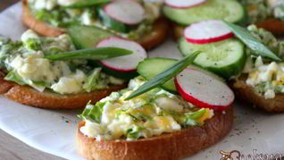 Рецепт Гренков с яичным салатом