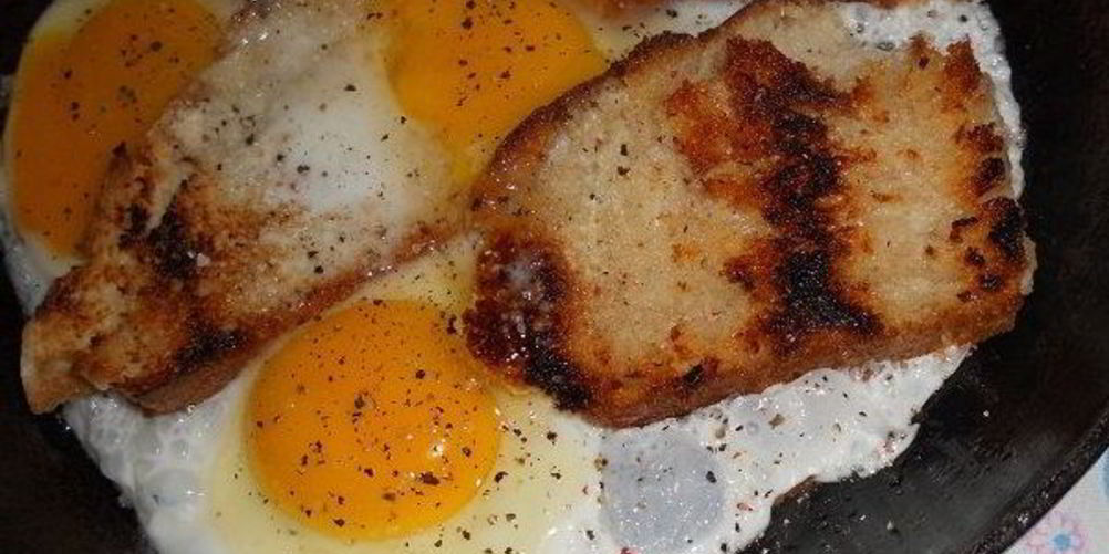 Как приготовить гренки с яйцом и сыром пармезан
