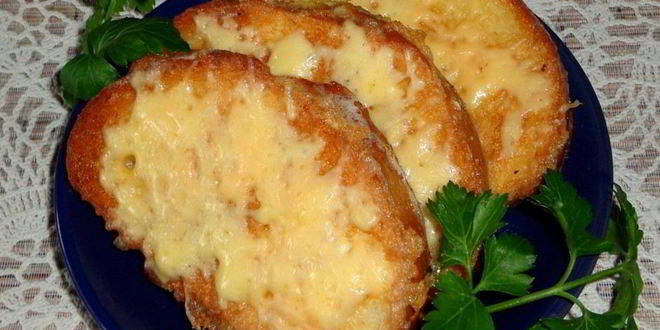 Рецепт гренков с яйцом и сыром