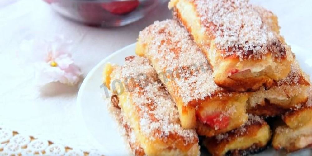Как приготовить сладкие гренки-рулетики по-французски с клубникой
