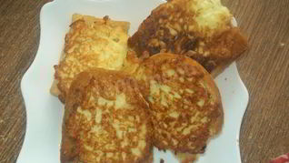 Рецепт Сырных гренков с сыром и чесноком