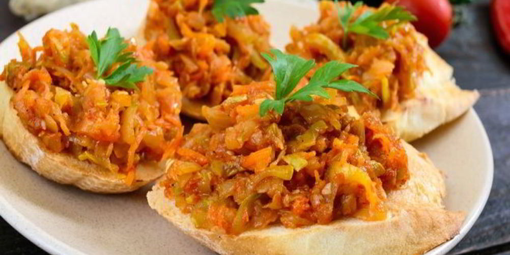 Как приготовить быструю икру из кабачков на сковороде