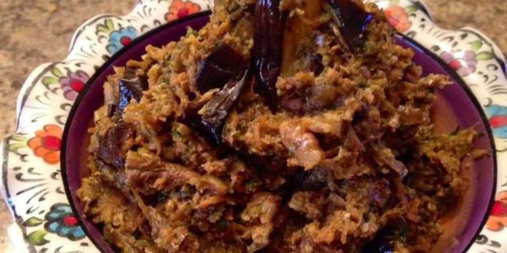 Как приготовить икру заморскую баклажанную