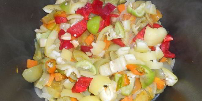 Рецепт овощной икры с зелеными помидорами в мультиварке