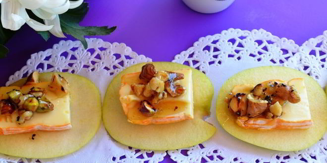 Рецепт канапе француженка из яблок, сыра и орехов