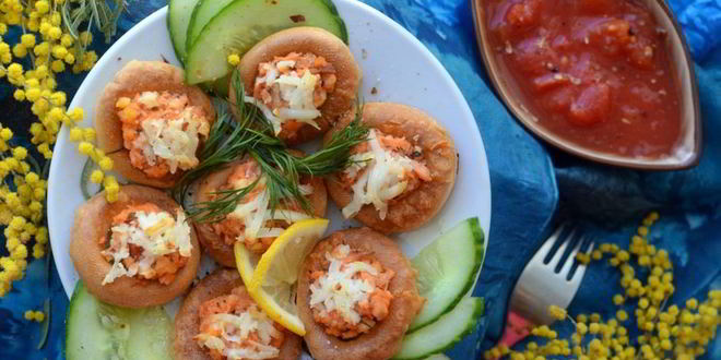 Рецепт канапе из сушек с горбушей